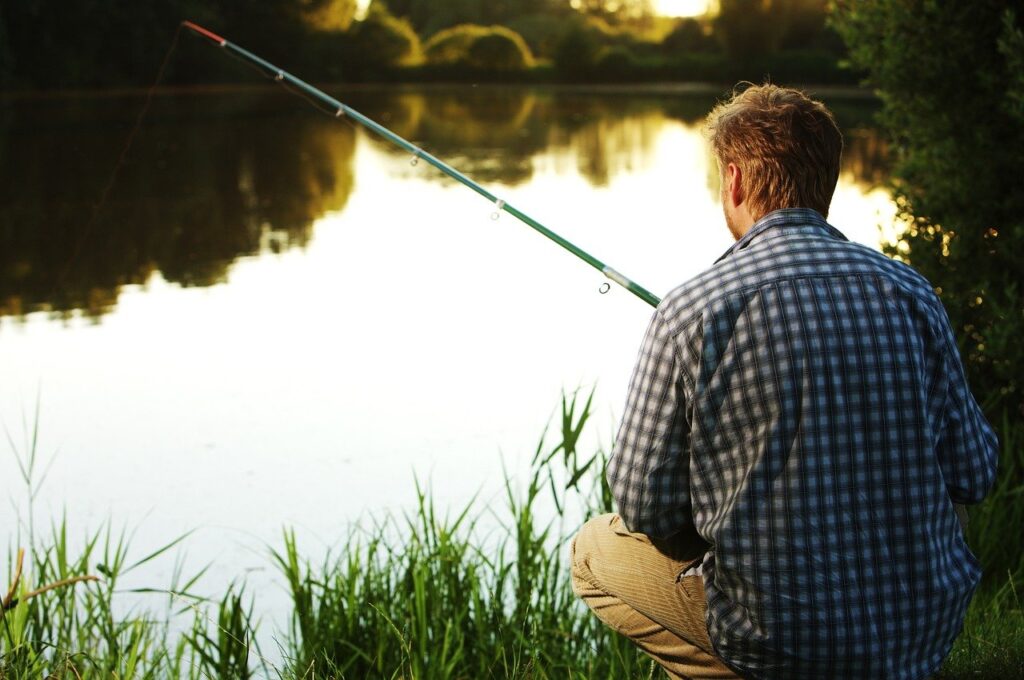 fishing, angler, water-1331930.jpg